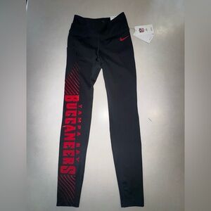 NWT Nike Tampa Bay Buccaneers Women’s Leggings XS Black Red